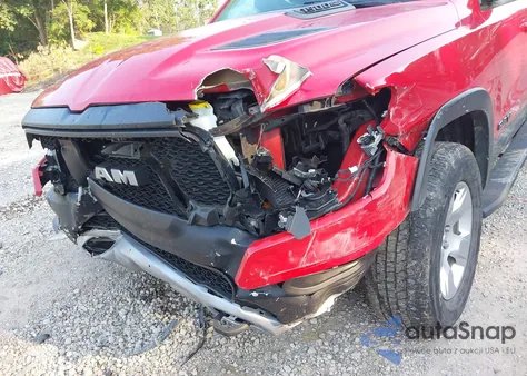 2020 Ram 1500 Rebel 4X4 6'4 Box z USA, uszkodzony, nr VIN 1C6SRFET0LN268100